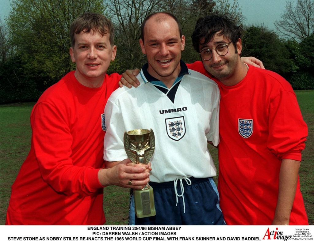 ENGLAND TRAINING 20/4/96 BISHAM ABBEY PIC: DARREN WALSH / ACTION IMAGES STEVE STONE AS NOBBY STILES RE-INACTS THE 1966 WORLD CUP FINAL WITH FRANK SKINNER AND DAVID BADDIEL